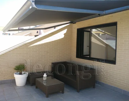 decongil instalaciones – toldos en Bilbao