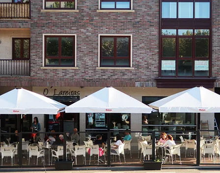 Mampaclim - Fabricante de Cerramientos y Mamparas para terrazas de hostelería – toldos en Bilbao (foto 2 de 3)